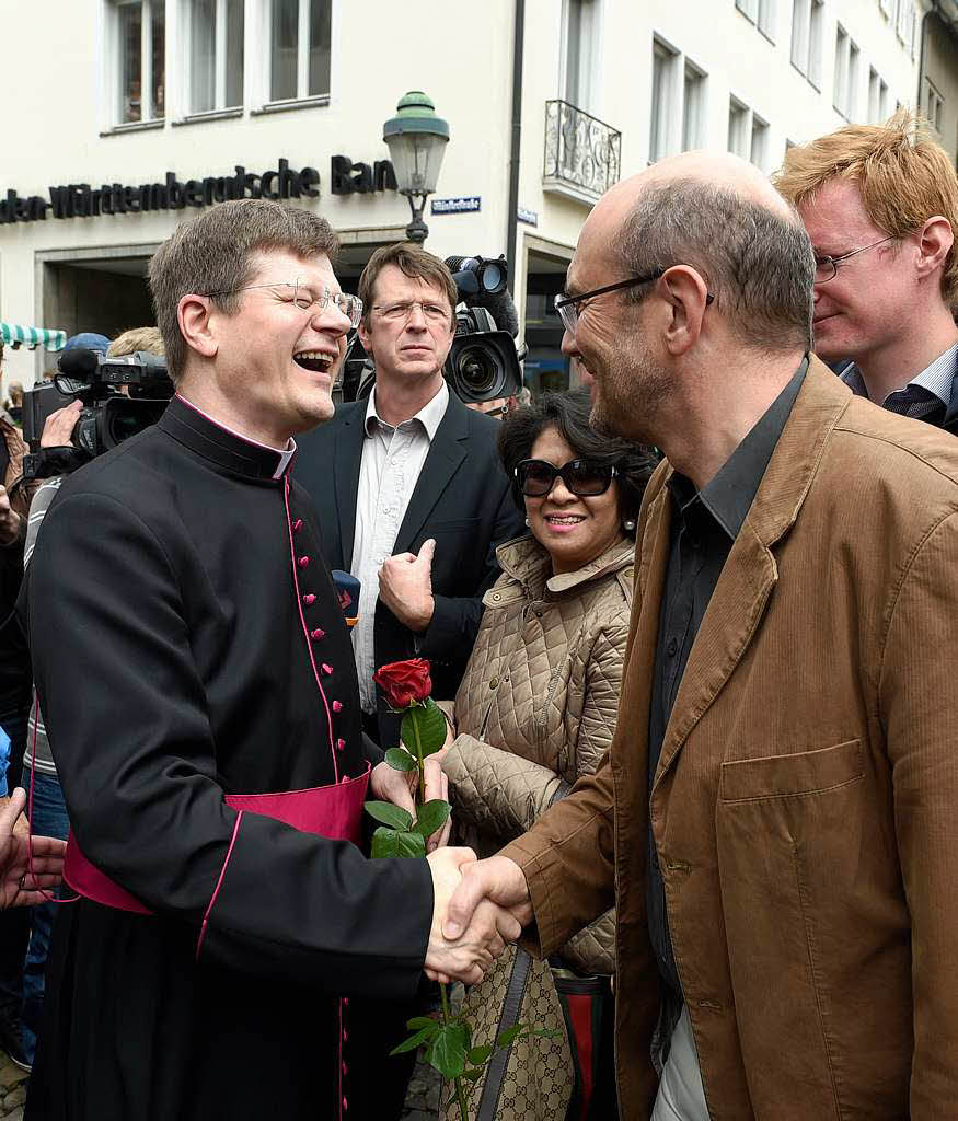 Stephan Burger zeigt sich als Erzbischof ohne Berhrungsangst