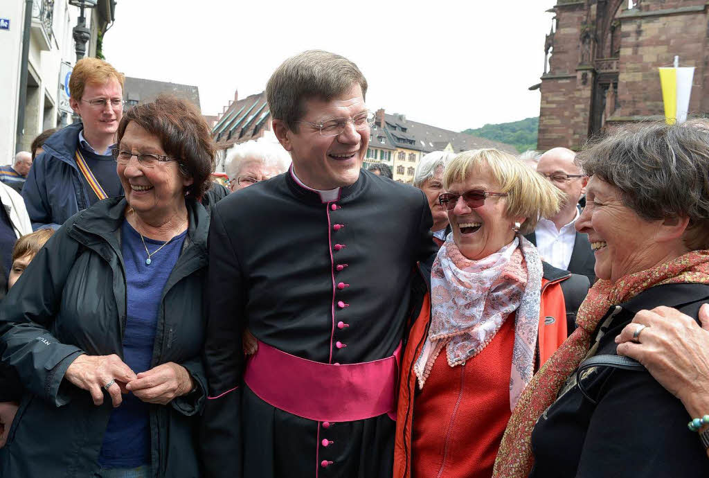 Stephan Burger zeigt sich als Erzbischof ohne Berhrungsangst