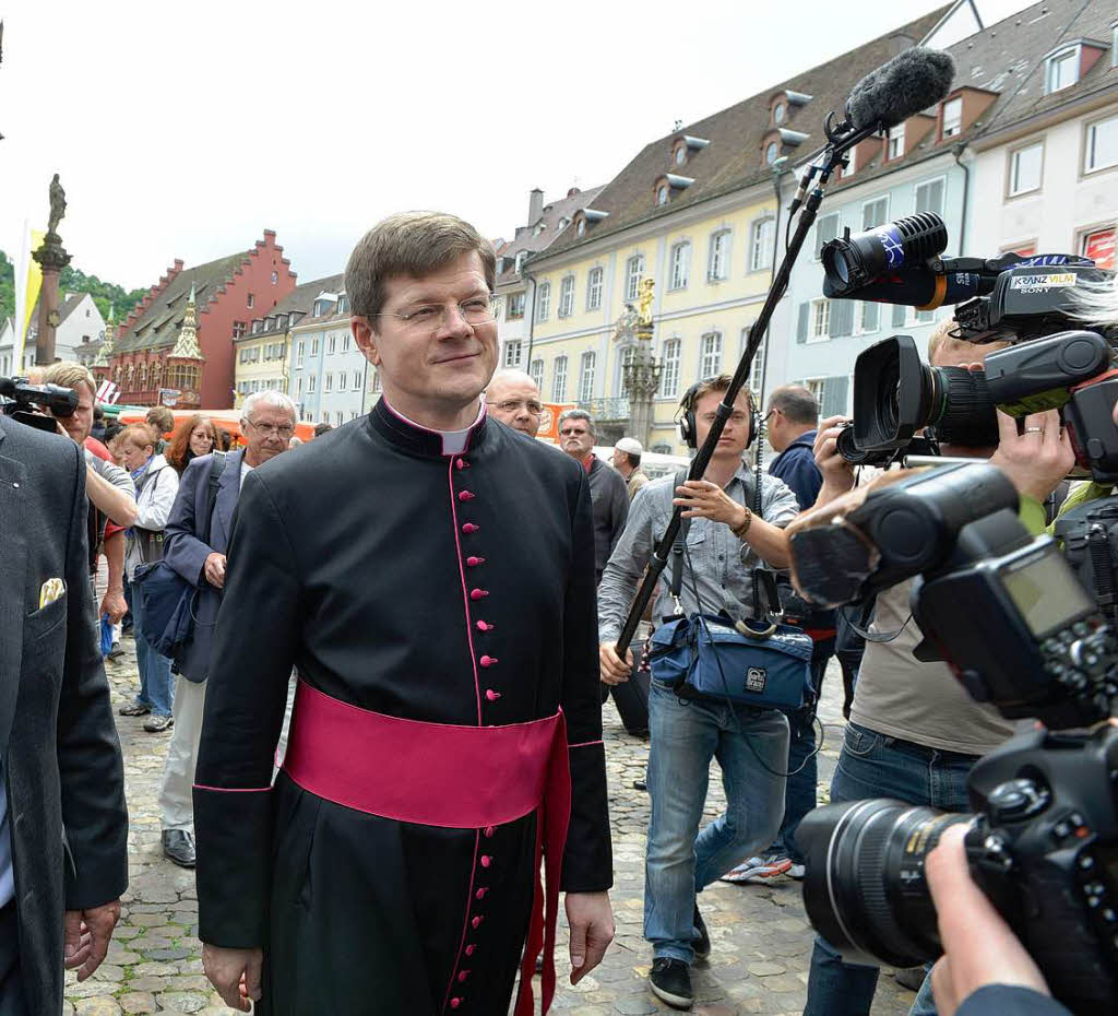 Stephan Burger zeigt sich als Erzbischof ohne Berhrungsangst