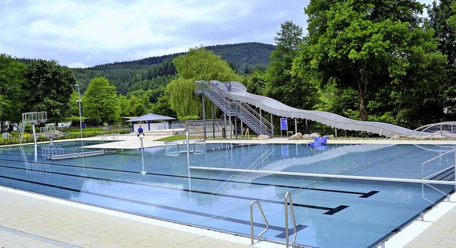 &#8222;Bad frei&#8220; heit es am Sonntag im Seelbacher Schwimmbad.  | Foto: Beate Zehnle-Lehmann