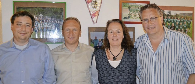 Die Jugendabteilung des FC Zell unter ...rgen Philipp, Inge und Norbert Grass.   | Foto: Paul Berger