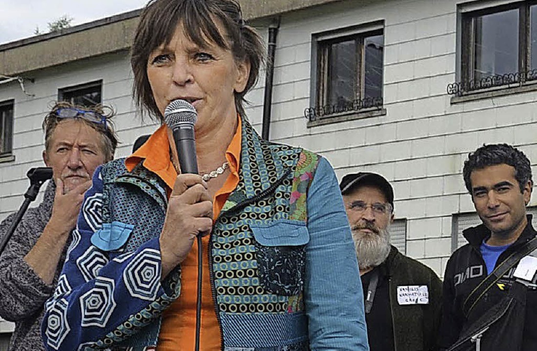 Christel Steier mit einigen der eingeladenen Knstler.  | Foto: Susanne Filz
