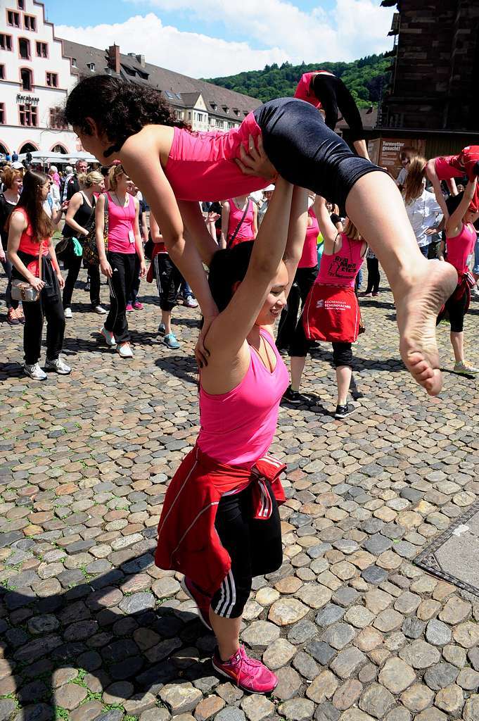 Ein Festumzug durch die Innenstadt bildete den Abschluss des Landesturnfests in Freiburg.