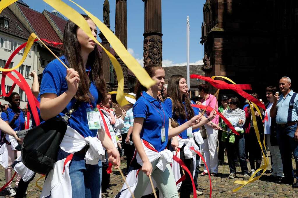 Ein Festumzug durch die Innenstadt bildete den Abschluss des Landesturnfests in Freiburg.