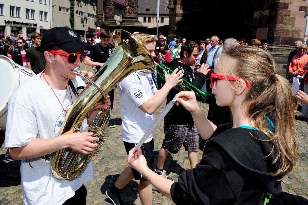 Ein Festumzug durch die Innenstadt bildete den Abschluss des Landesturnfests in Freiburg.