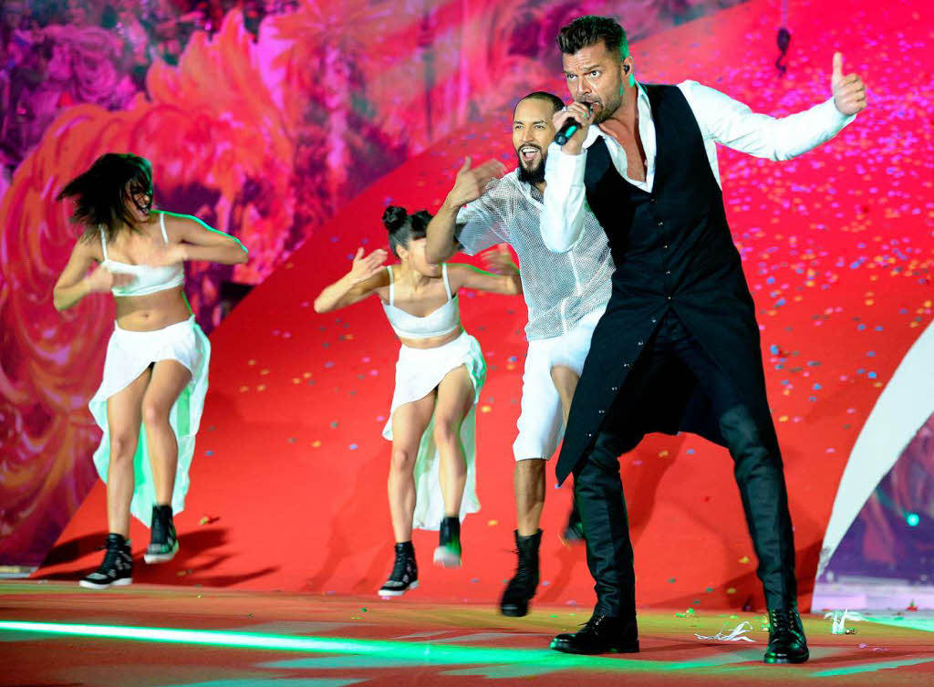 Promis werben beim Life Ball in Wien um Spenden fr den Kampf gegen HIV und Aids – und amsieren sich nebenbei ganz wunderbar.