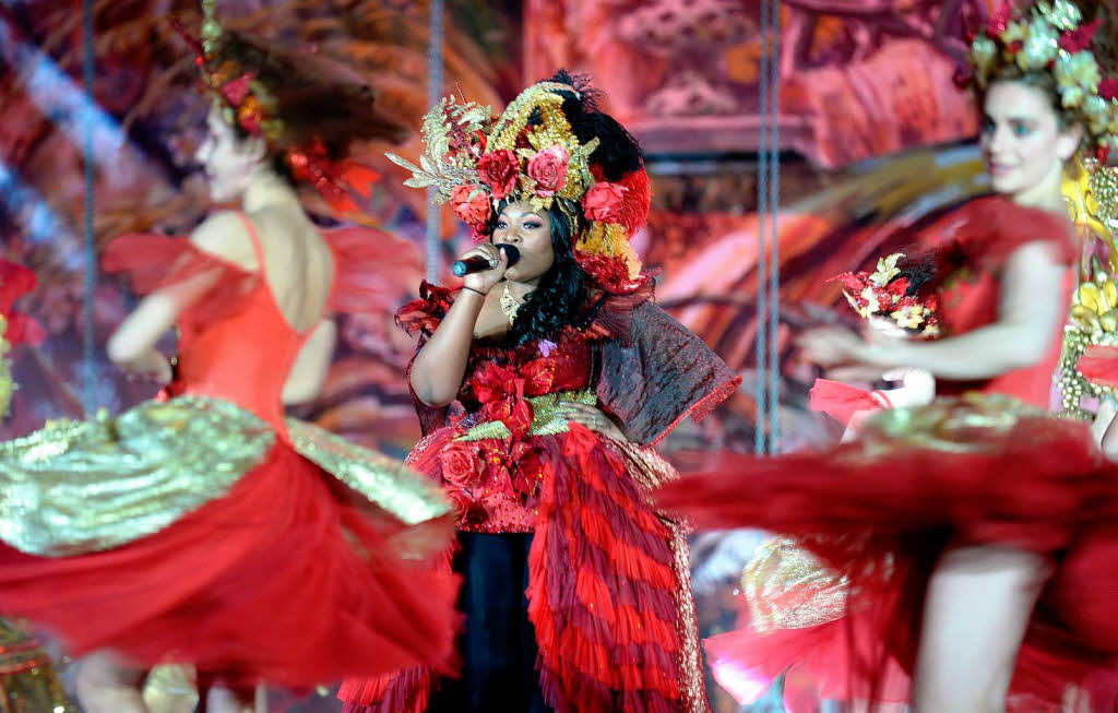 Promis werben beim Life Ball in Wien um Spenden fr den Kampf gegen HIV und Aids – und amsieren sich nebenbei ganz wunderbar.