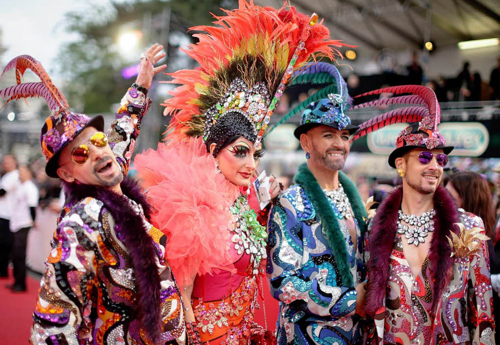 Promis werben beim Life Ball in Wien um Spenden fr den Kampf gegen HIV und Aids – und amsieren sich nebenbei ganz wunderbar.
