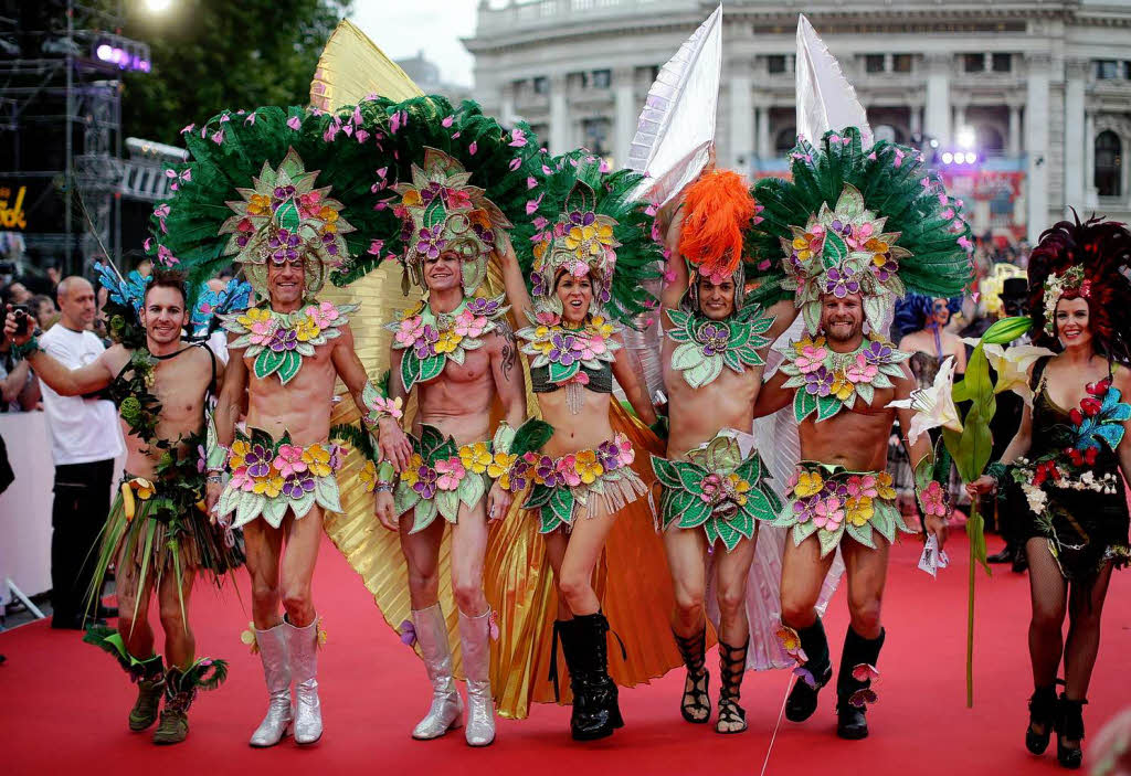 Promis werben beim Life Ball in Wien um Spenden fr den Kampf gegen HIV und Aids – und amsieren sich nebenbei ganz wunderbar.