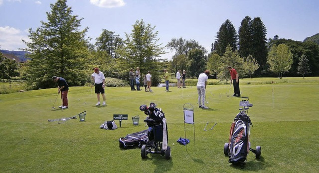Viele Besucher zeigten Interesse am Go...fenen Tr auf dem Gutacher Golfplatz.   | Foto: Verein