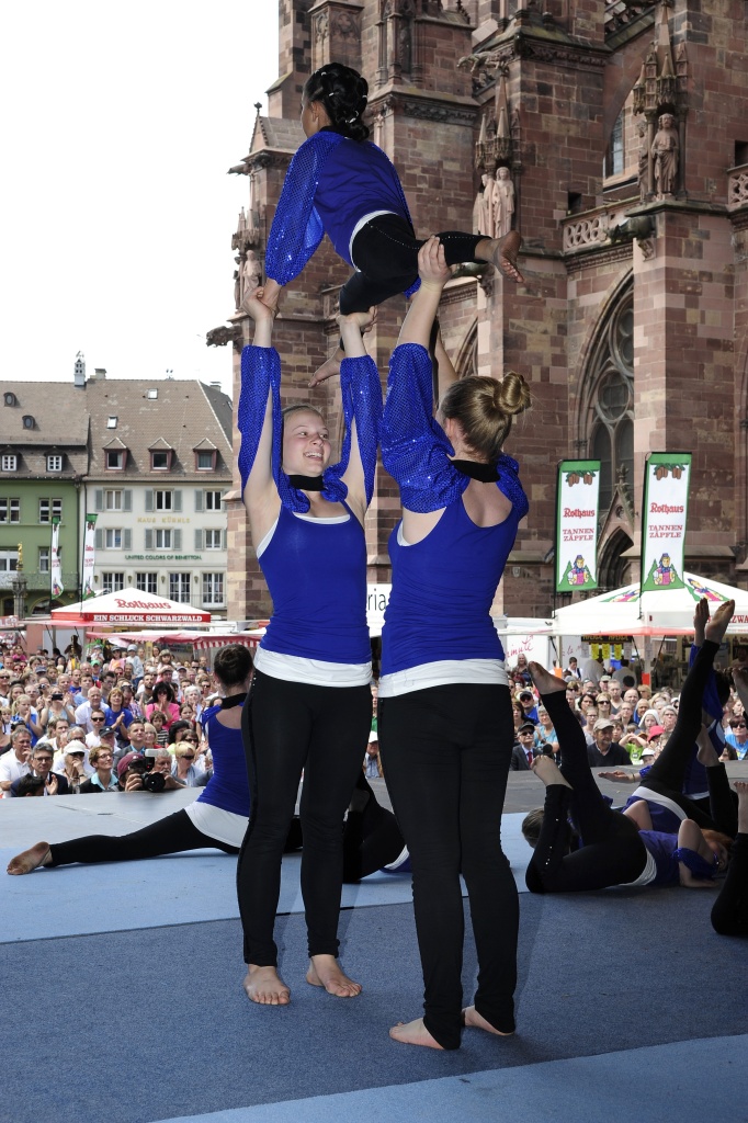 Ein Festumzug durch die Innenstadt bildete den Abschluss des Landesturnfests in Freiburg.