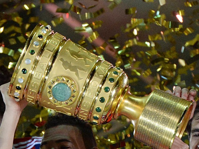 Darum geht es im DFB-Pokal: Den goldenen Riesenbecher  | Foto: dpa