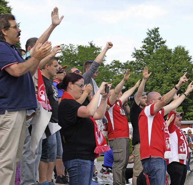 Die Fans des OFV feierten nach dem Sch...ng von Christian Seger verabschiedet.   | Foto: Fotos: Alexandra Buss