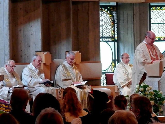 Den Festgottesdienst zum Diamantenen  ...d Pfarrer Johannes Buchmller. </Text>  | Foto: Ute Aschendorf