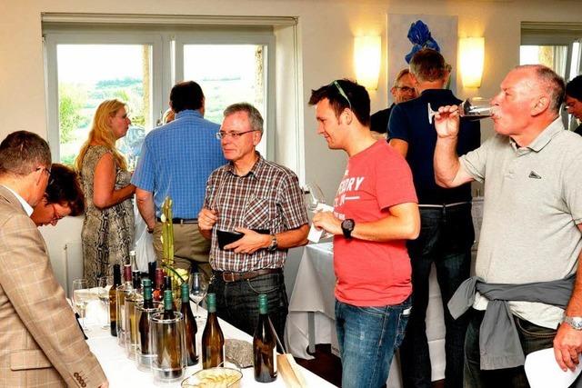 Mehrere hundert Gste besuchen die Ihringer Weinkost