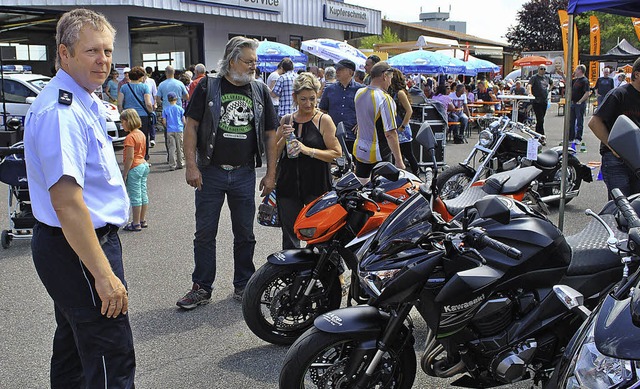 Jrg Meinlschmidt gab auf dem  Bikertreffen gerne Tipps.   | Foto: robert ullmann