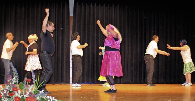 Die  Champhol-Boys tanzten beim Unterhaltungsabend.  | Foto: Hassler