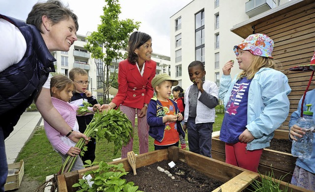 Wie schmeckt Liebstckl? Die Kinder  t...&#8211; besser leben&#8220; (Mitte).    | Foto: thomas Kunz