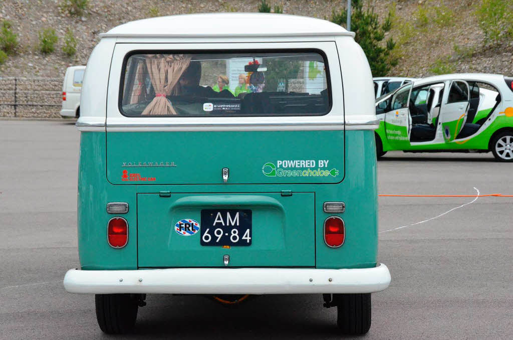 Alle Teilnehmer an der Wave 2014 fahren mit Elektroautos.