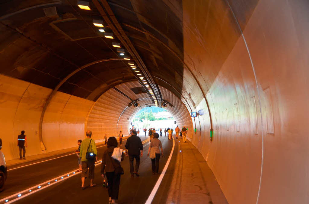 Ansturm beim Tag des offenen Tunnels an Christi Himmelfahrt. Ansturm beim Tag des offenen Tunnels an Christi Himmelfahrt.