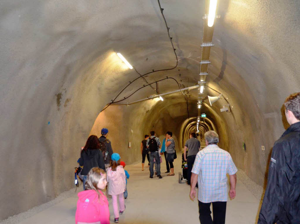 Ansturm beim Tag des offenen Tunnels an Christi Himmelfahrt. Ansturm beim Tag des offenen Tunnels an Christi Himmelfahrt.