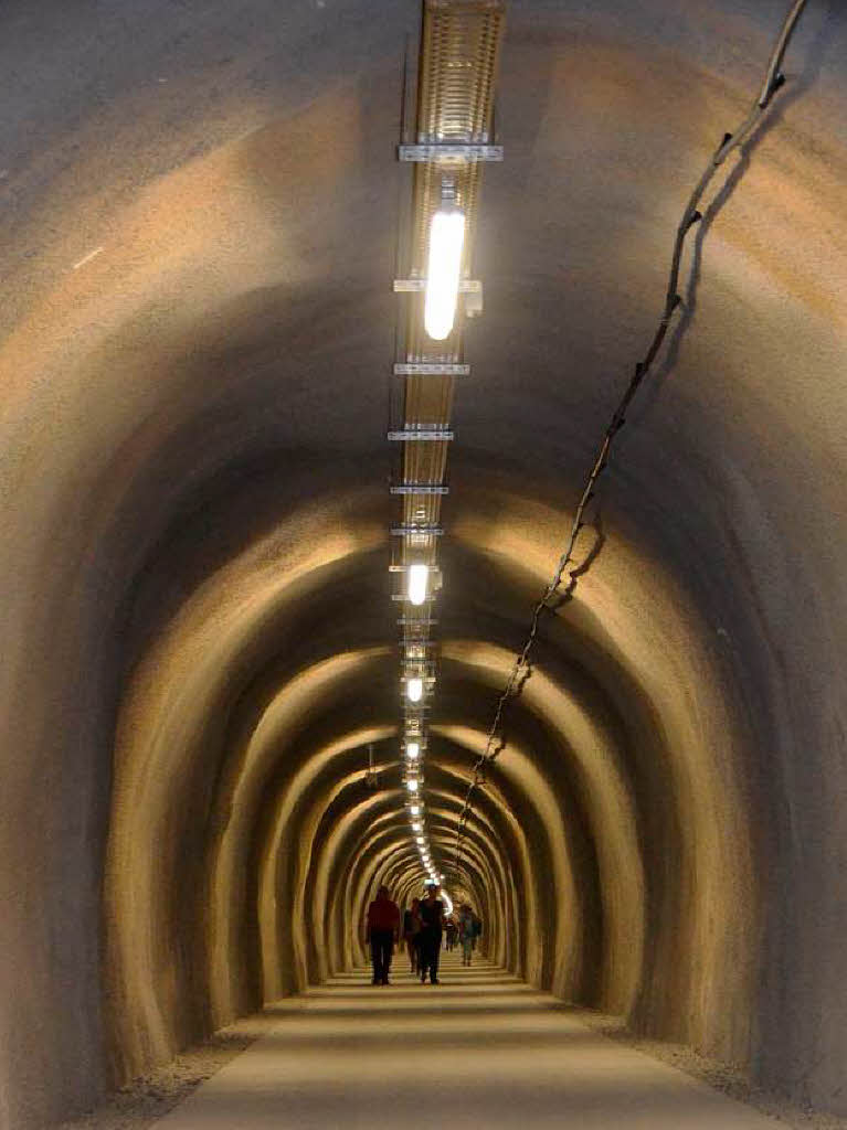 Tag des offenen Tunnels an Christi Himmelfahrt. Hier der Rettungsstollen. Tag des offenen Tunnels an Christi Himmelfahrt. Hier der Rettungsstollen.