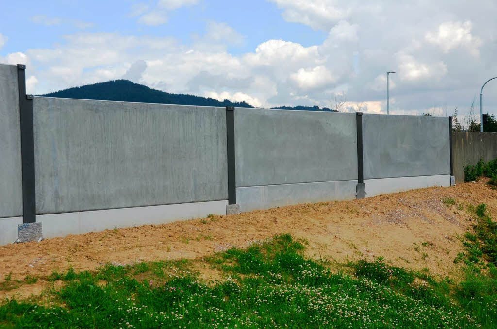 Beim Tag des offenen Tunnels an Christi Himmelfahrt. Die neuen Lärmschutzwände am Ostportal. Beim Tag des offenen Tunnels an Christi Himmelfahrt. Die neuen Lärmschutzwände am Ostportal.