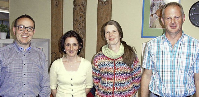 Vorsitzender Bernhard Meier (rechts) f...Disch, Manuela Schultis, Nicole Weis.   | Foto: Verein