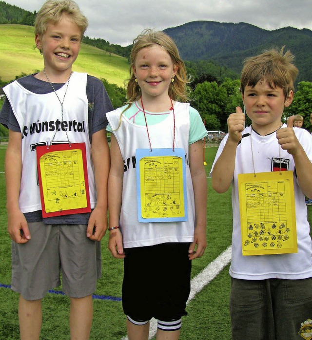 Die Geschwister Bas (10), Lente (8) un...afr zusammen ber 70 Runden gedreht.   | Foto: Manfred Lange