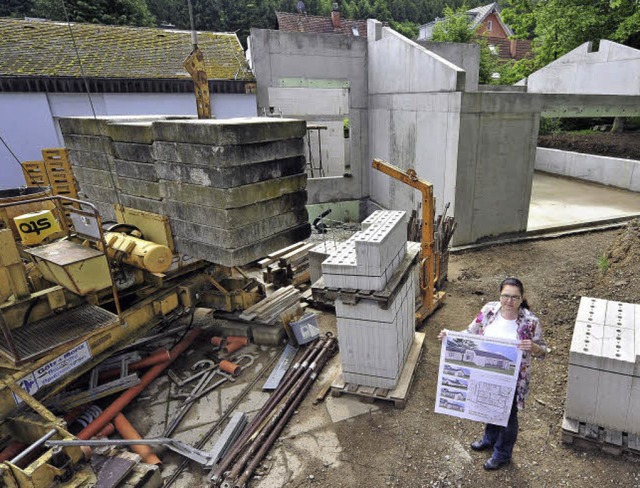 Der Anbau am Kindergarten St. Barbara ...o mit den Plnen) auf die Baufreigabe.  | Foto: Thomas Kunz