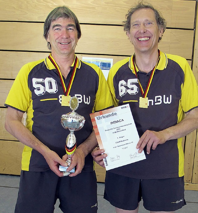 Gerhard Rappold (links) und Hartmut Nbling mit je zwei  Goldmedaillen   | Foto: VEREIN