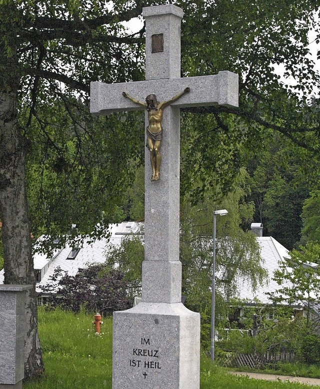 Das Friedhofskreuz in Urberg ist aufge...in der Gemeinderatssitzung bekannt gab  | Foto: Karin Stckl-Steinebrunner