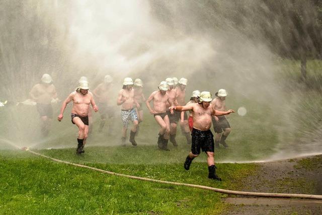 Cold Water Challenge: Heftige Kritik an Jux-Wettbewerb der Feuerwehr