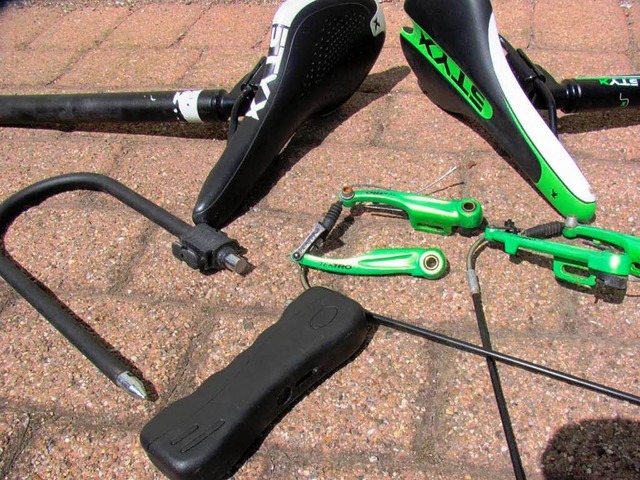 Diebesgut oder nicht: Diese Fahrradtei...die Polizei in einer Kollnauer Garage.  | Foto: Polizei