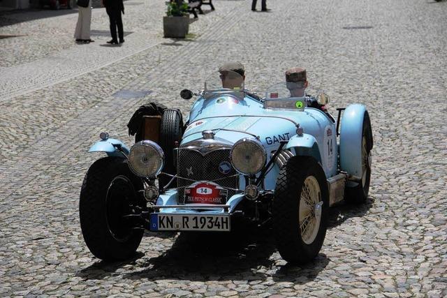 Fotos: Oldtimer rollen durch die Region