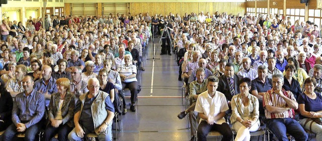 Eine knallvolle Halle am Durbach in Eb...offiziellen Kandidatenvorstellung bei.  | Foto: Peter Heck