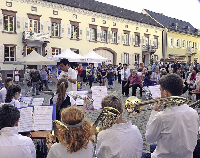 Das Jugendorchester der Stadtmusik unterhielt die Gste.   | Foto: Mnch