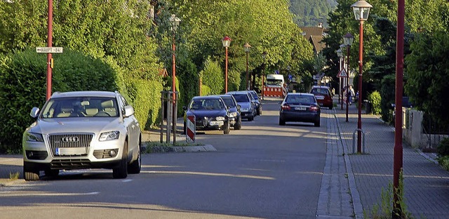 Parken an und fahren auf der Hauptstra...erthema im Dorf und im Ortschaftsrat.   | Foto: Hildegard Siebold