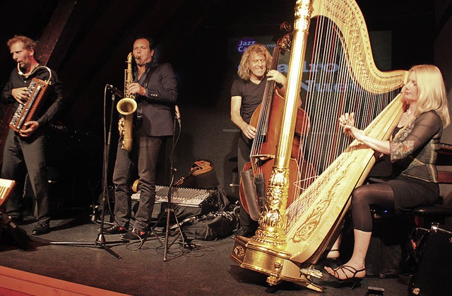 Spektakulr mit Harfe: Quadro Nuevo im  Caf  | Foto: Jrn Kerckhoff
