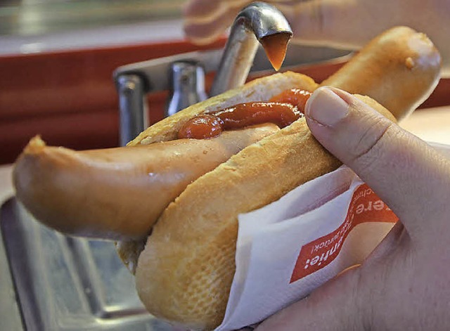 Die deutsche Bockwurst ist noch immer gefragt  &#8211; auch mit Ketchup.   | Foto: Martina Proprenter