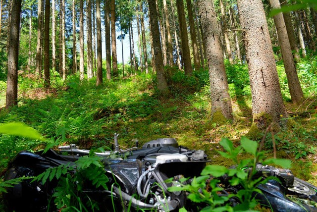 Schwerer Motorradunfall zwischen Schlu...zkirch auf der L156. Ein Mann stirbt.   | Foto: kamera24.tv