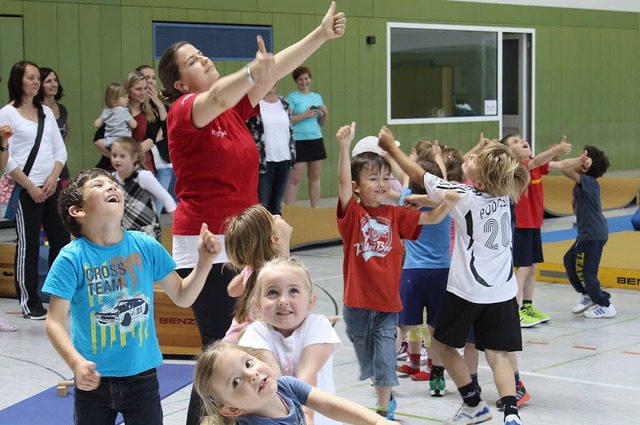 Man sieht es: Bewegung macht den Kindergartenkindern Spa.   | Foto: Adelbert Mutz