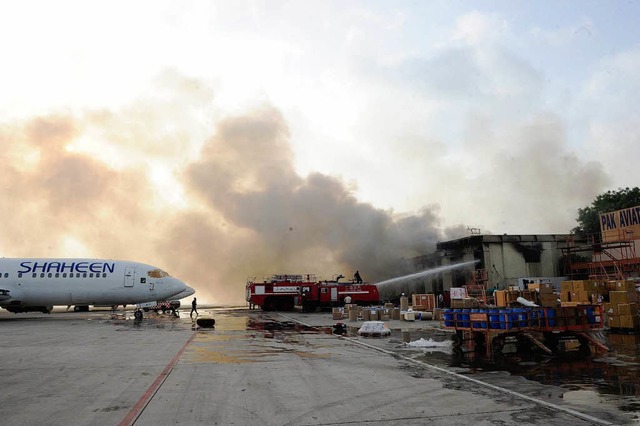 Attacke auf den Flughafen  | Foto: dpa