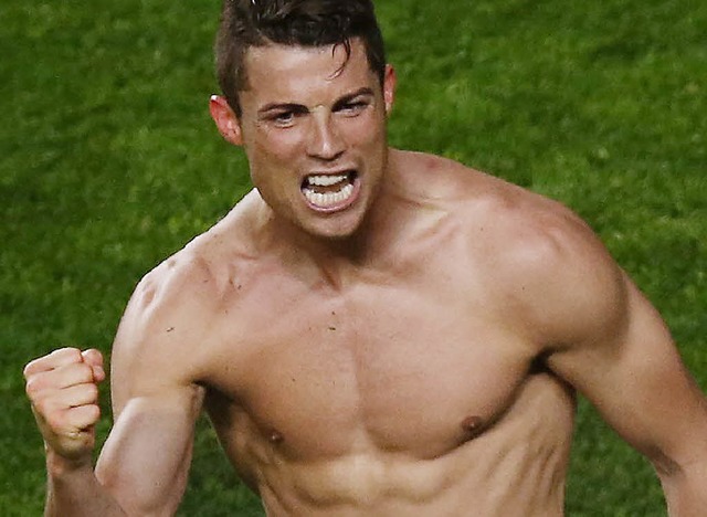 Er trgt die Nummer sieben, ist &#8211...ins im Weltfuball: Cristiano Ronaldo   | Foto: DPA (2), AFP