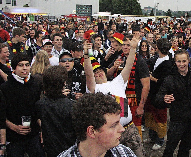 Jubeln wollen die Fans bei der WM.   | Foto: Archiv: sandra decoux-kone