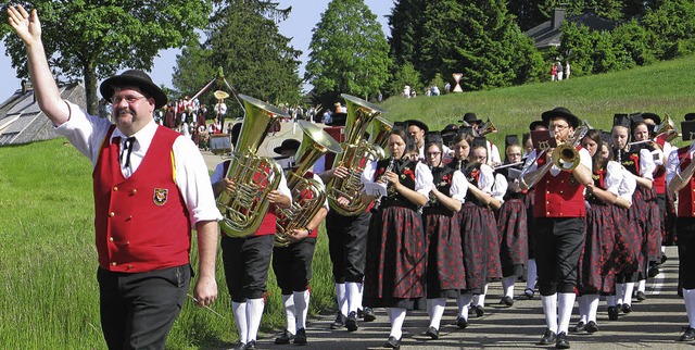 Der Musikverein Bernau-Auertal beim Bezirksmusikfest in Bernau.   | Foto: Ulrike Spiegelhalter