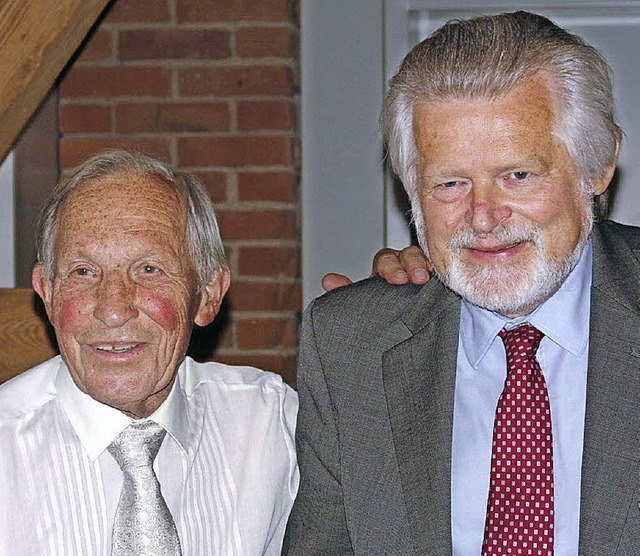 Werner K (links) mit  Walter Jger, ...nen Vortrag ber Mineralwasser hielt.   | Foto: Karin Wortelkamp