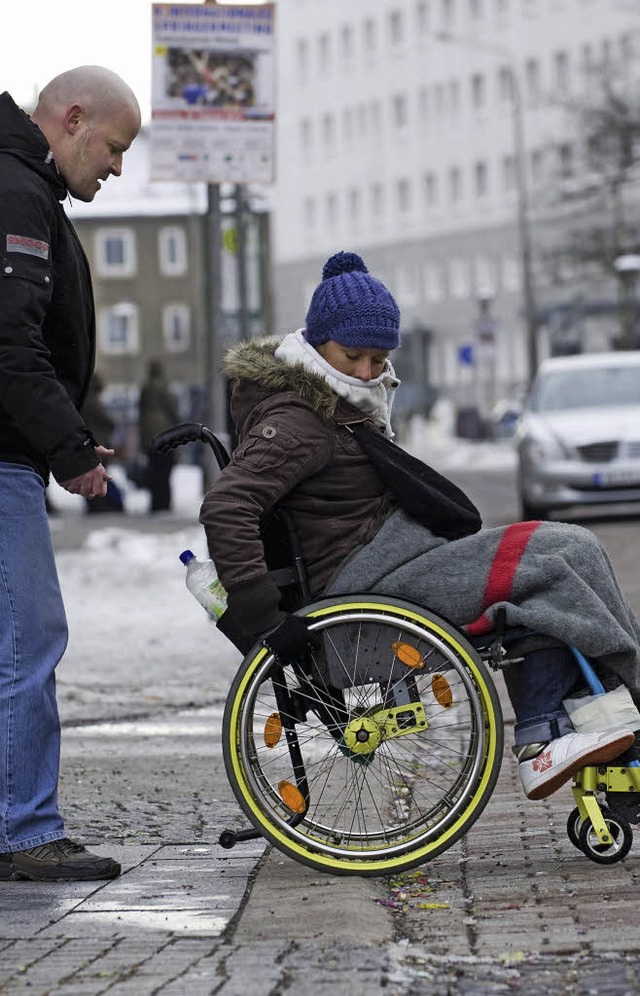 Bundesweit absolvieren jhrlich fast 4...chule ein Freiwilliges Soziales Jahr.   | Foto: DPA