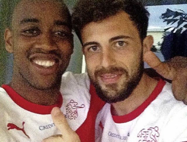 Selfie aus Brasilien: Gelson Fernandes (links) und Admir Mehmedi  | Foto: Gelson Fernandes