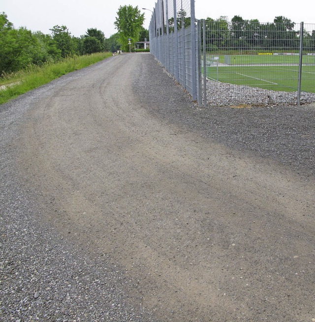 Zufahrt Sportplatz Sportgaststtte Bad Bellingen  | Foto: Jutta Schtz